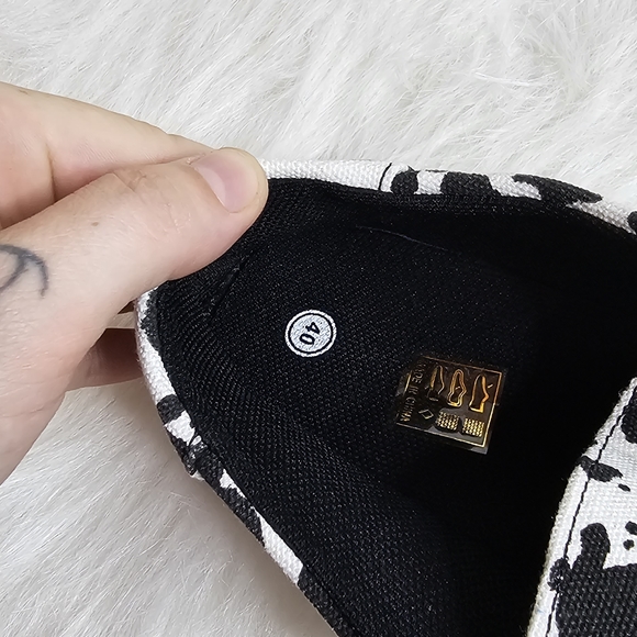 Cow Print Canvas Slip On Shoe New Size 40/8.5 - Picture 3 of 5